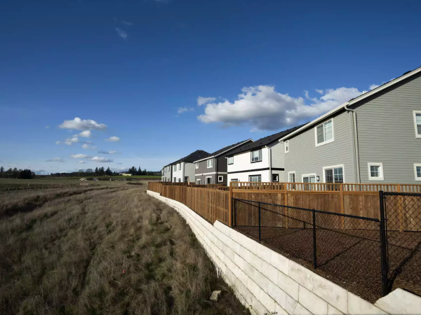 3527886e-9845-42eb-b83c-7bb58c3cbb35 3527886e-9845-42eb-b83c-7bb58c3cbb35