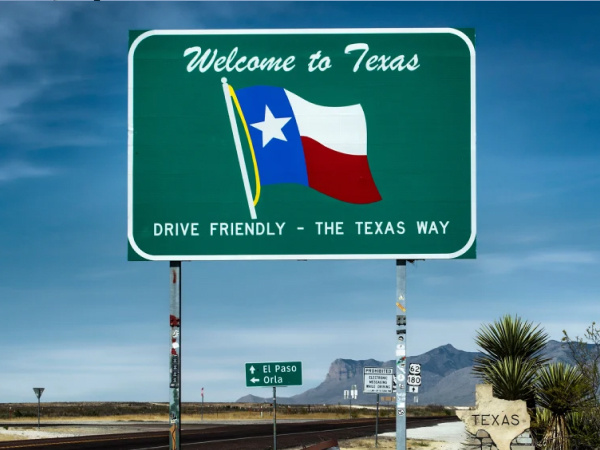 Americans are flocking to Texas_ 9 of the 10 fastest-growing U.S. cities are there
