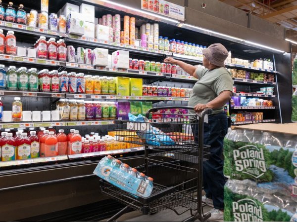 Economic Growth Quickens, Rising at 2.8_ Rate In Second Quarter