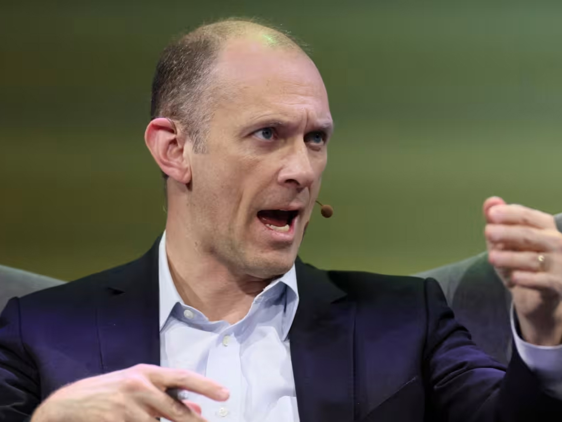 Federal Reserve officials move to reassure markets that US is not in recession Federal Reserve officials move to reassure markets that US is not in recession