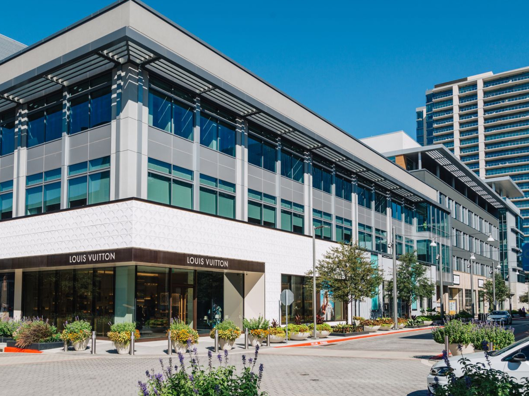 Left Behind in the Retail Real-Estate Comeback_ Department Stores Left Behind in the Retail Real-Estate Comeback_ Department Stores