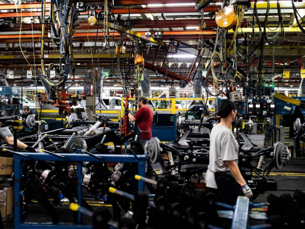 Mix of Slowing Growth, Firm Inflation Worries Investors