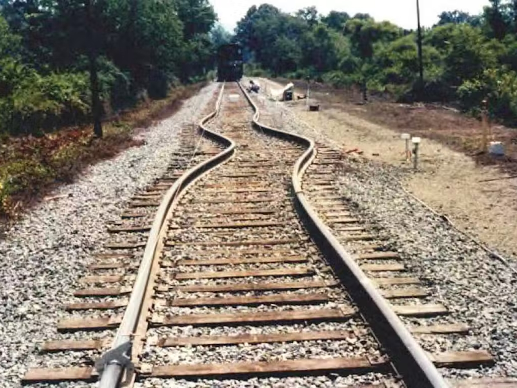 Stuck bridges, buckling roads − extreme heat is wreaking havoc on America’s aging infrastructure Stuck bridges, buckling roads − extreme heat is wreaking havoc on America’s aging infrastructure